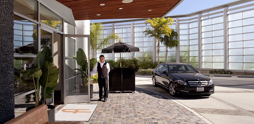 Hotel Angeleno Entrance